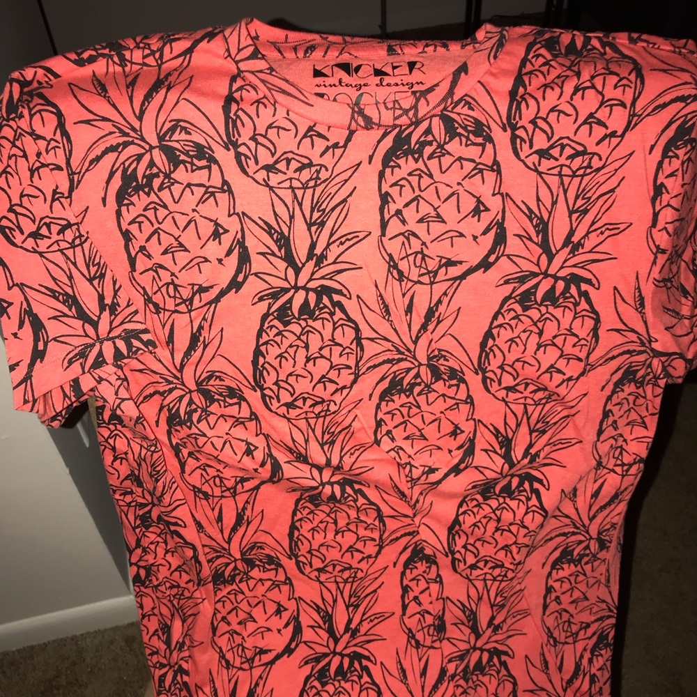 Pineapple tee